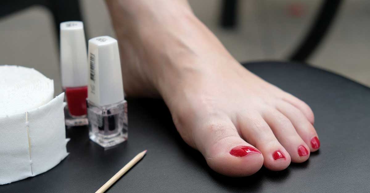 Kako srediti nokte na nogama da izgledaju lepo i negovano
